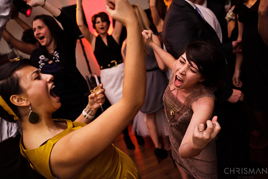 We love to create incredible wedding danceparties