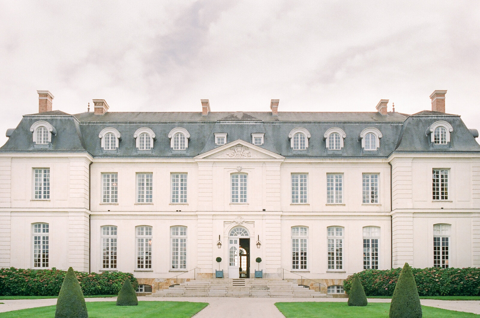 Chateau du Grand Luce wedding venue in the Loire Valley