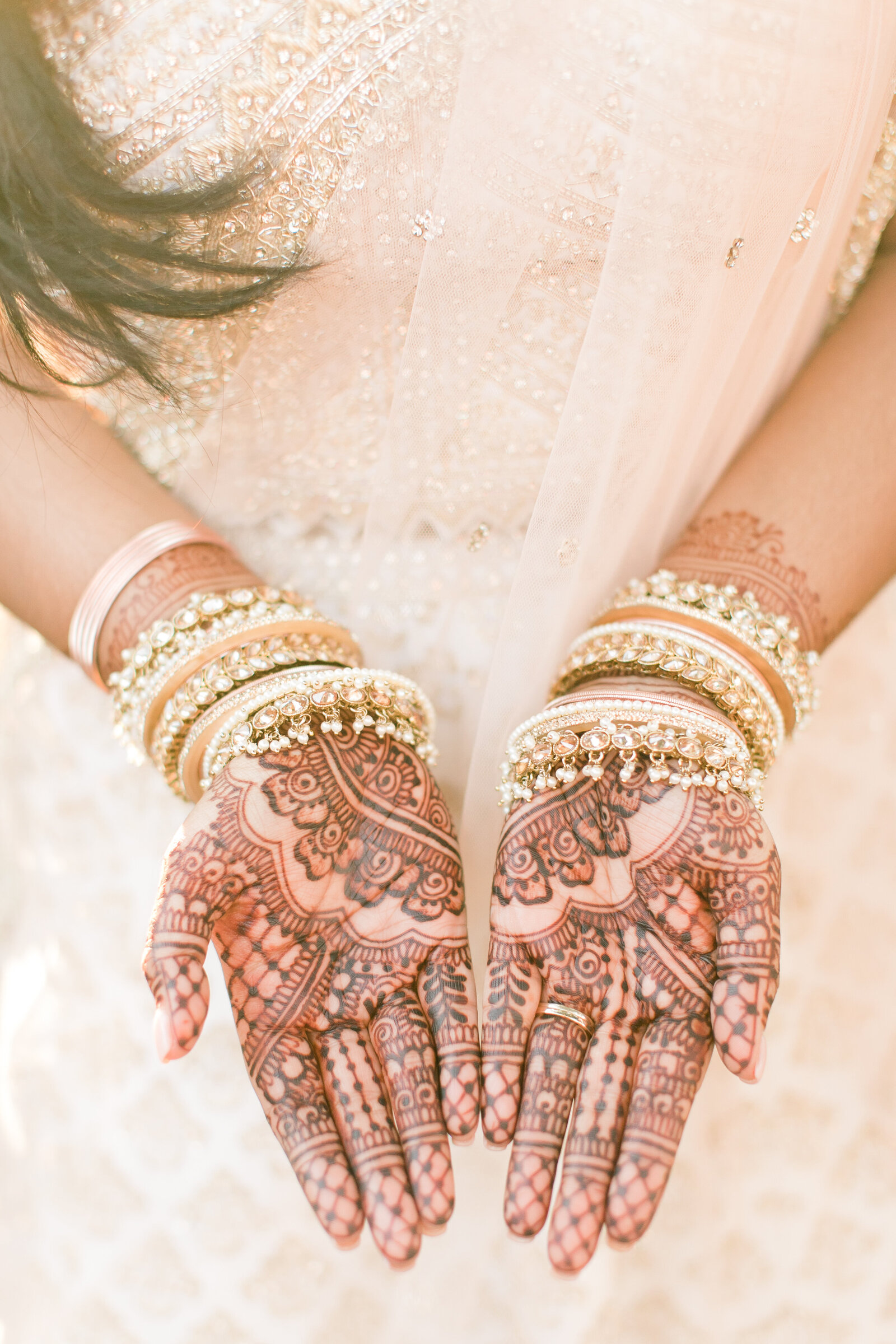 maples-woodland-wedding-indian-henna