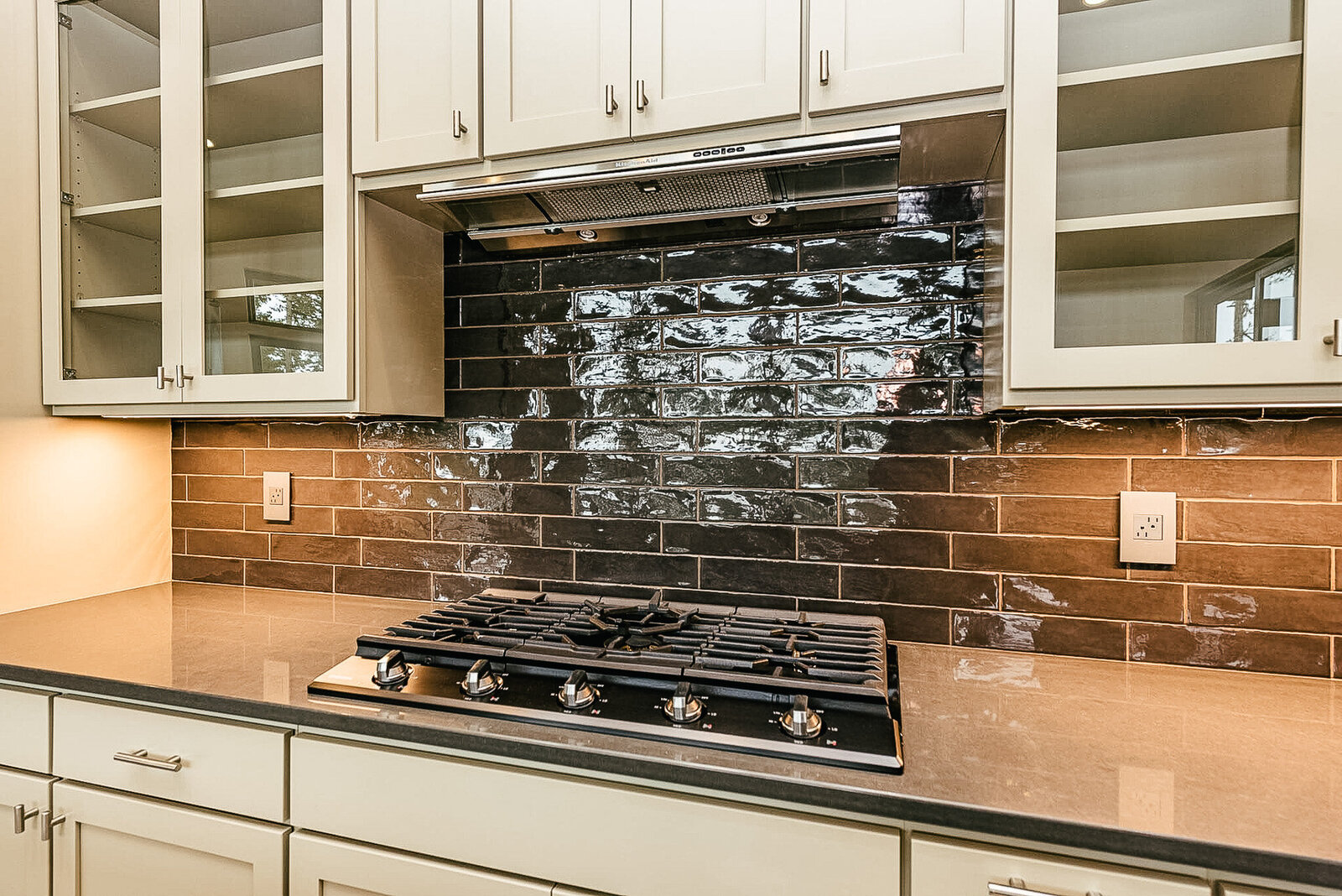 Livingston-Homes-Kelowna-Custom-Build-LaPlume-kitchen-backsplash