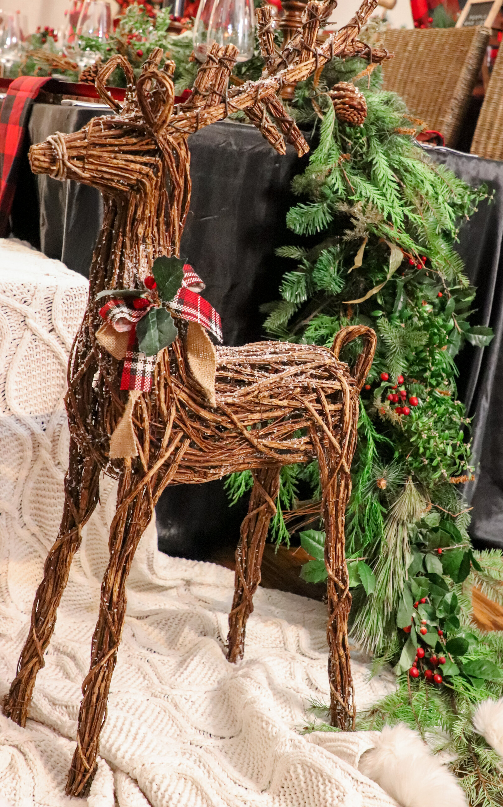 deer decoration christmas table setting event planner nyc buffalo plaid theme (1)
