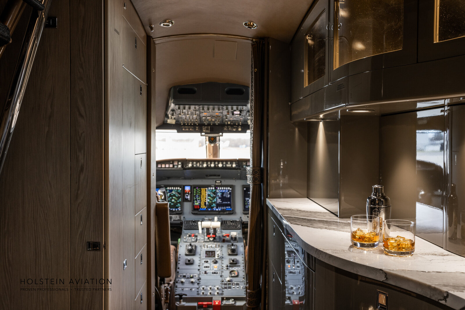 Challenger 604 Watermarked-14
