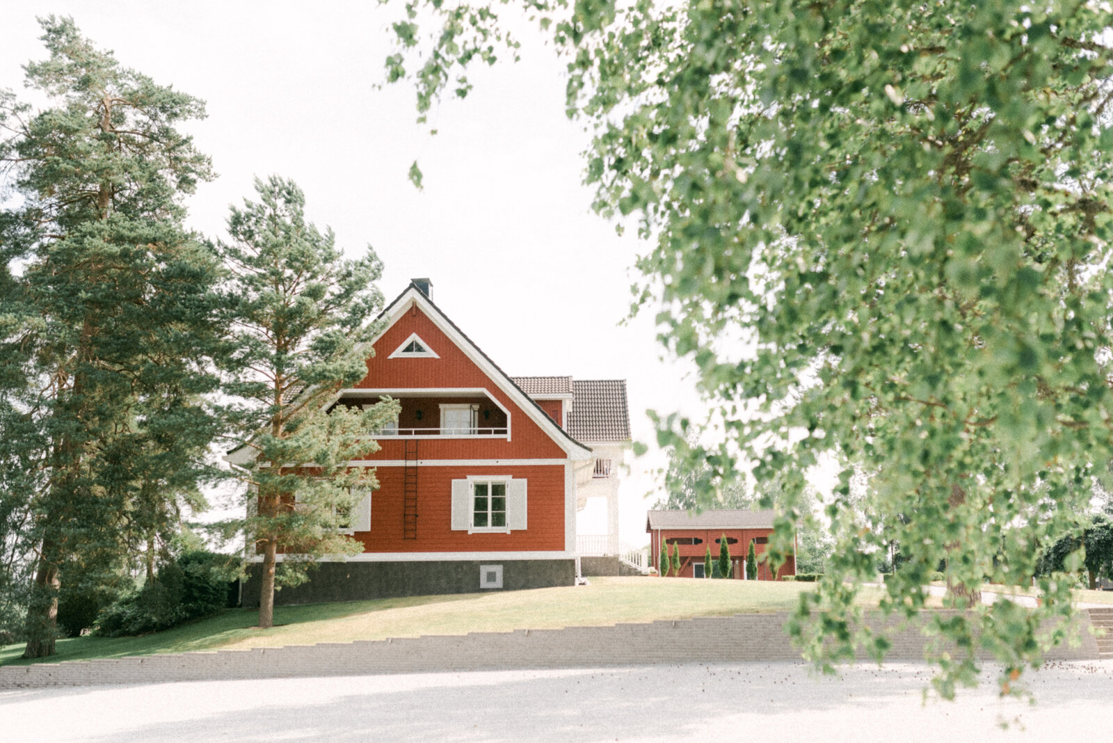 The setting of the wedding day photographed by wedding photographer Hannika Gabrielsson.