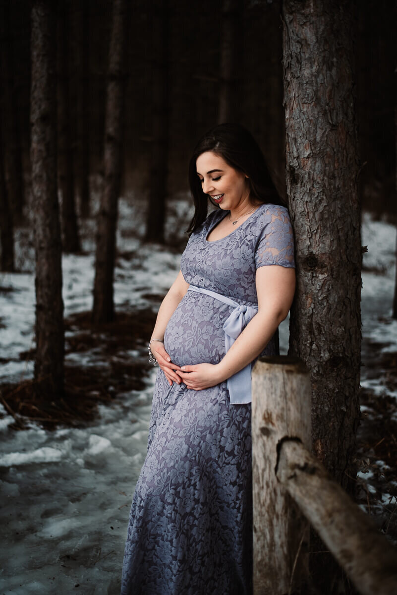 Purple lace dress in Toronto maternity photos