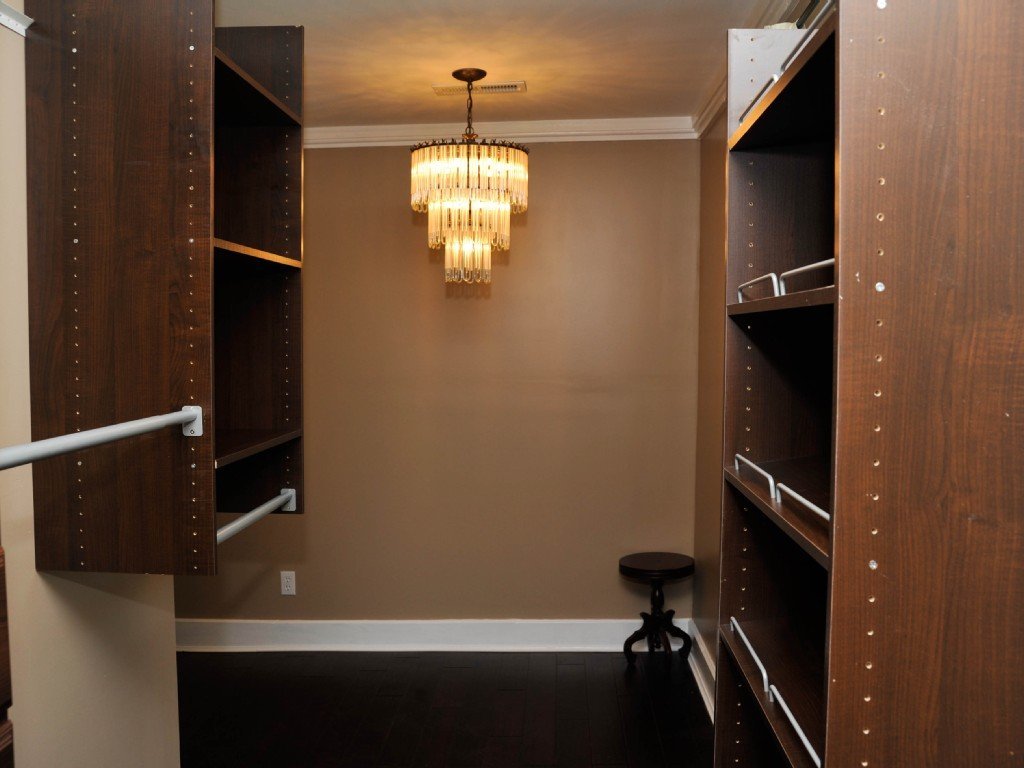 walkin closet