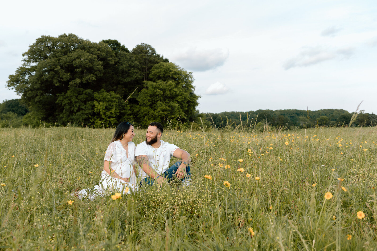 wildflower-field-natural-maternity-photography (10)
