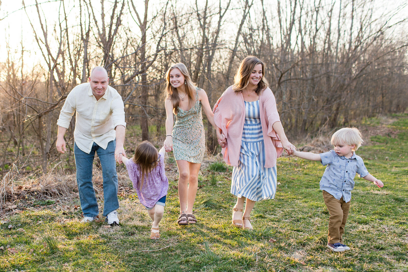 spring_outdoor_family_lifestyle_photography_session_Lexington_KY_photographer-2