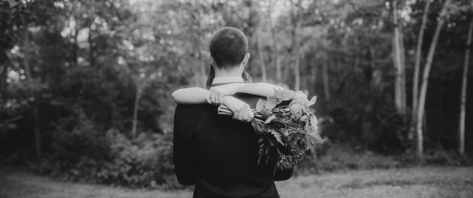 Edmonton_Wedding_Hello Moment Photography.jpeg