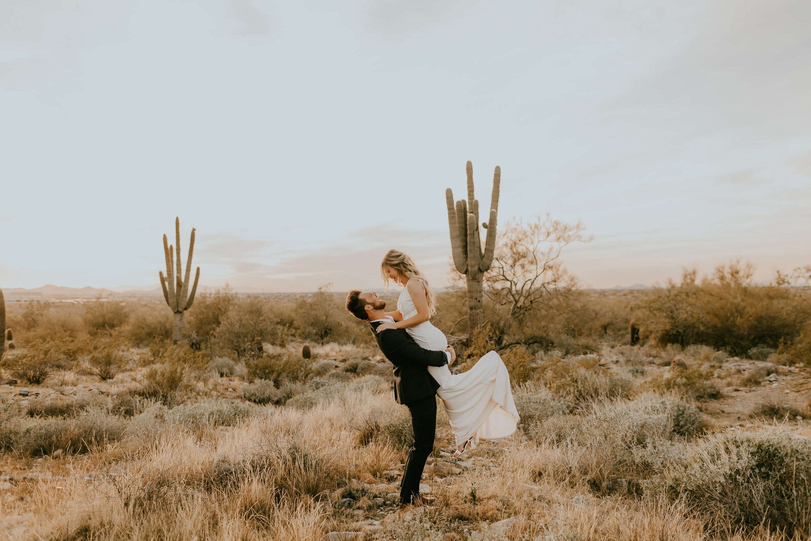 Phoenix-Desert-Elopement-OliviaHopePhotography--11