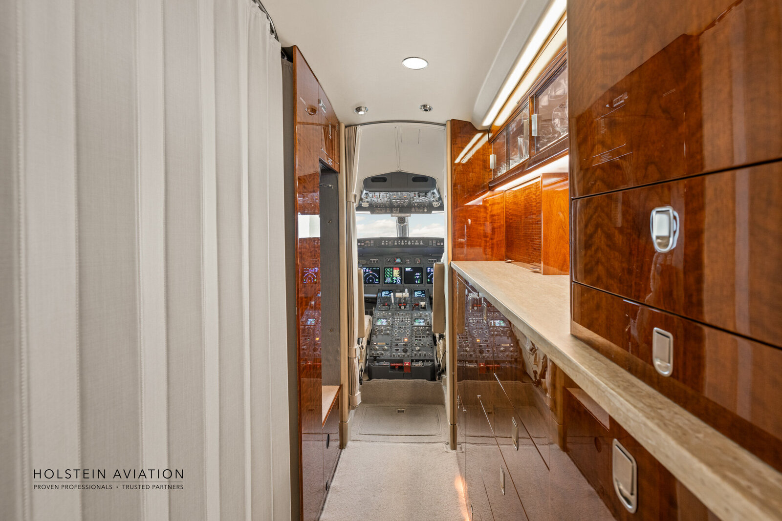 Challenger 604 N60JC Watermarked-22