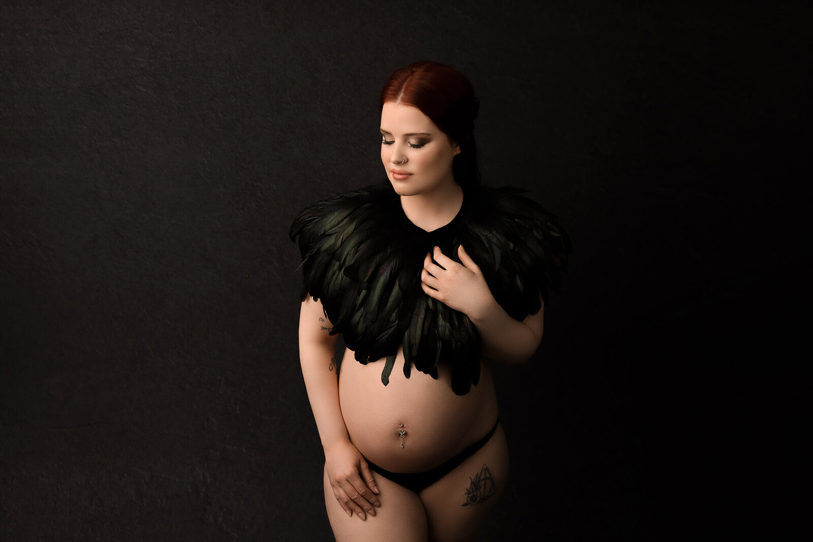 Aurora Joy Maternity Photography: Radiant Pregnancy Portrait