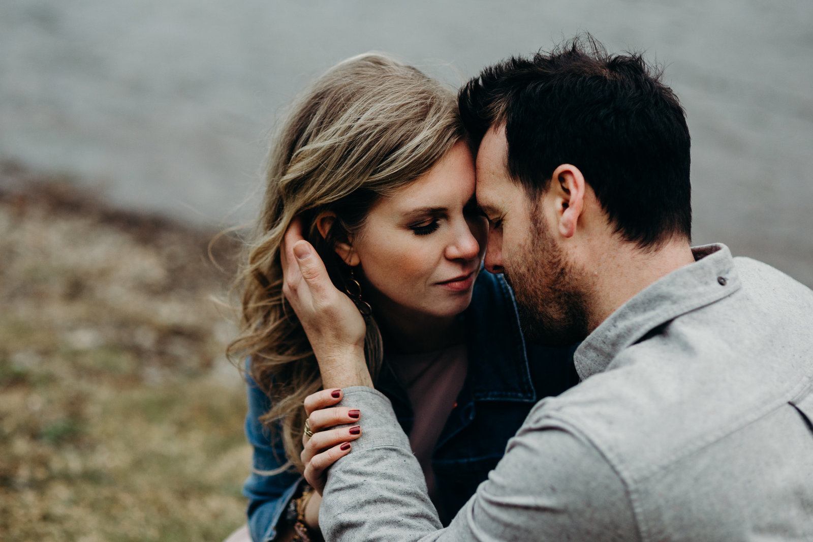 Engagement session during golden hour in Seattle, WA at Rattlesnake Lake