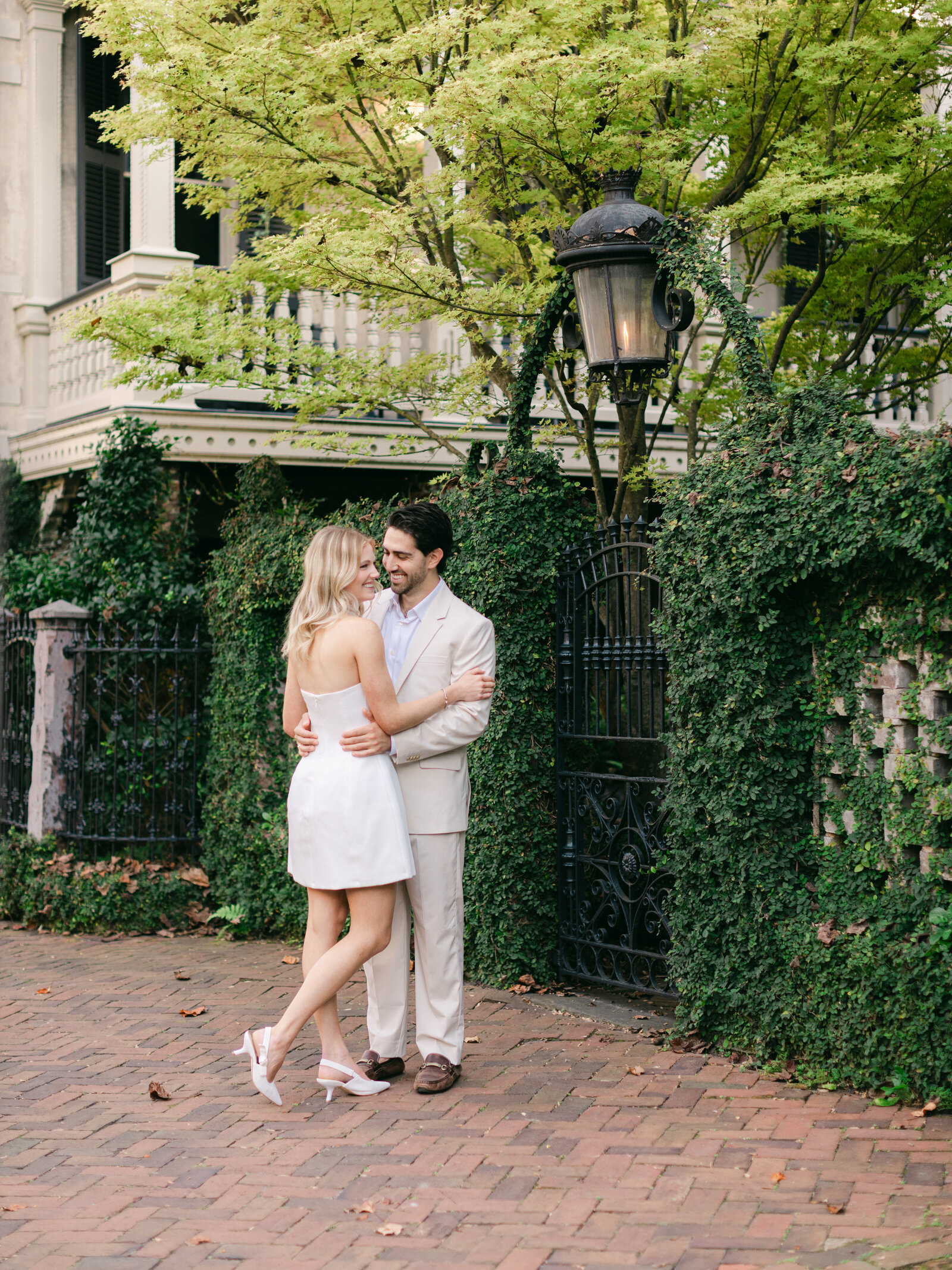 359-torianna-brooke-portraiture-historic-downtown-savannah-engagement-mac-corey