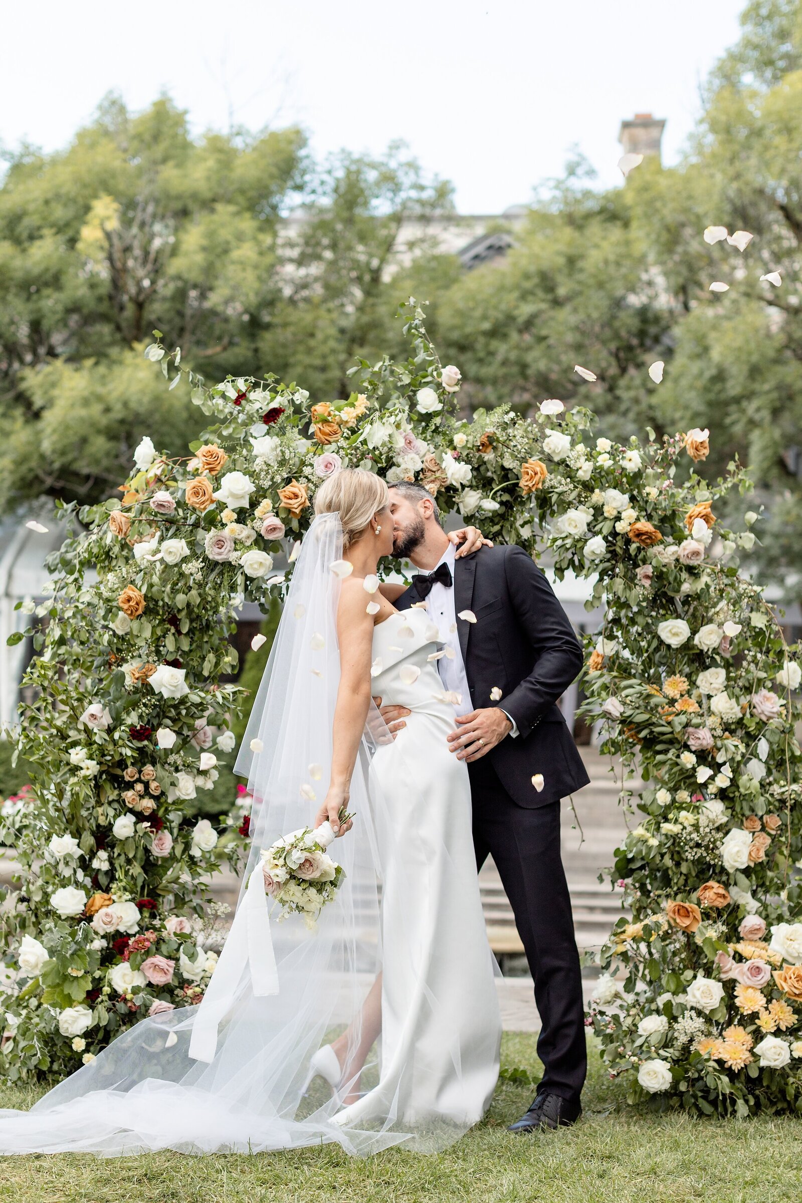 Modern Classic Garden Graydon Hall Wedding | Dylan & Sandra Photography - 0179