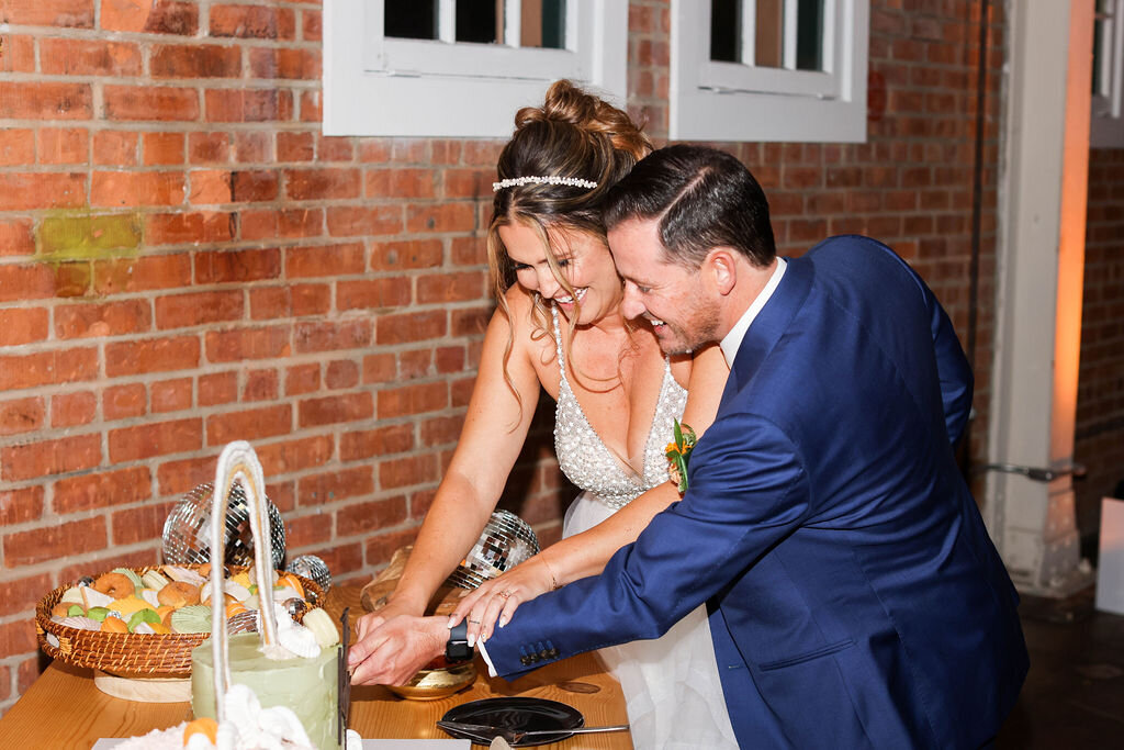wedding-cake-cutting-brick-wedding-san-diego-sarah-block-photography