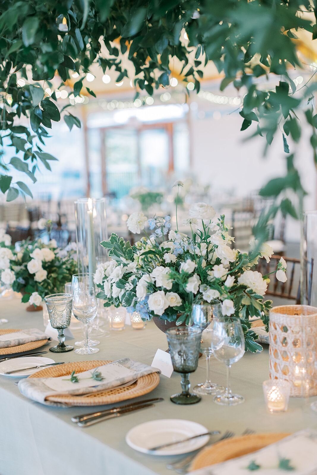 leila-james-events-newport-rhode-island-luxury-wedding-planner-castle-hill-inn-venue-emily-march-payne-wedding-photographer-VaughanWedding_0830 copy 2