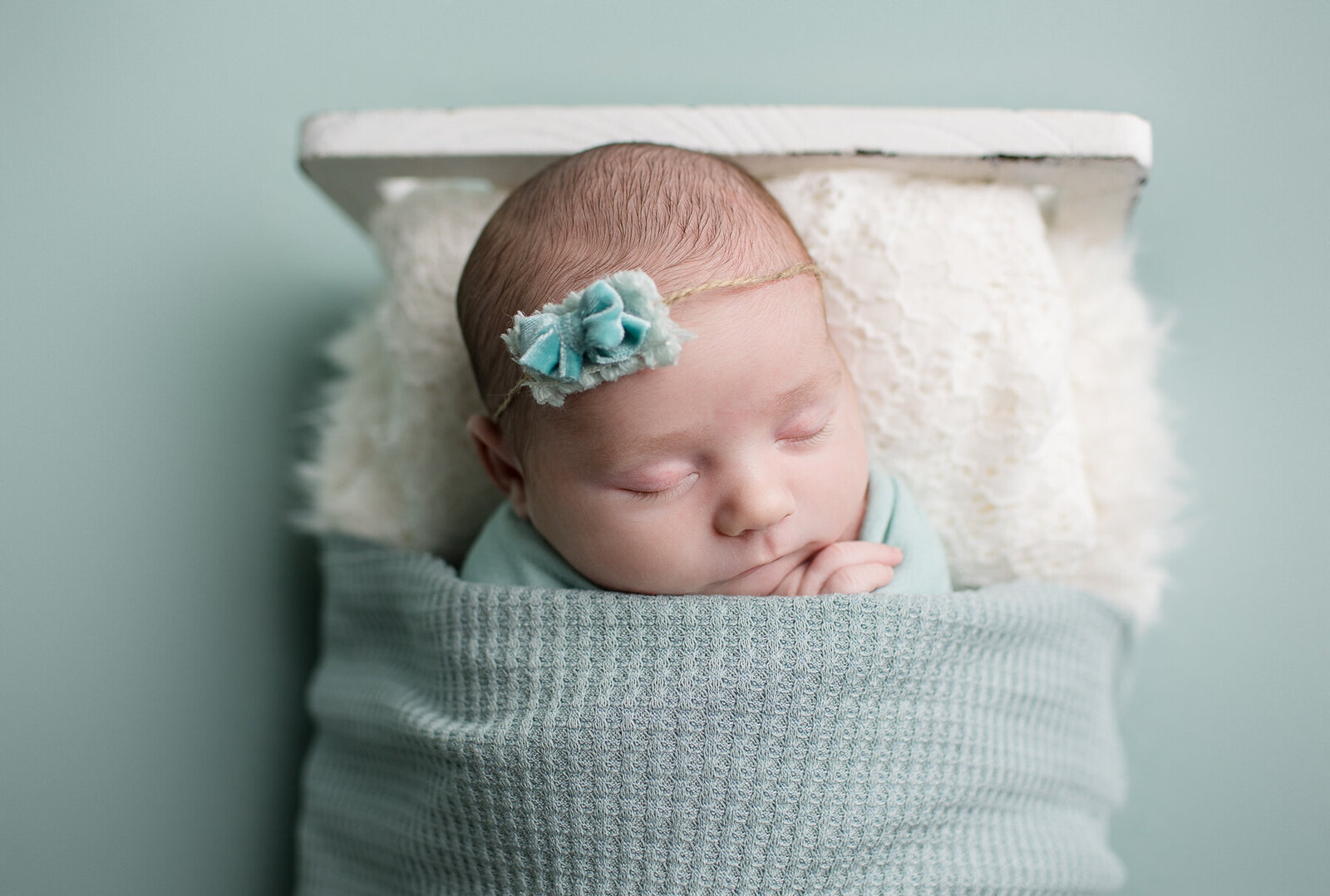 In-home_newborn_lifestyle_photographer_Louisville_KY_photographer_baby_girl-4