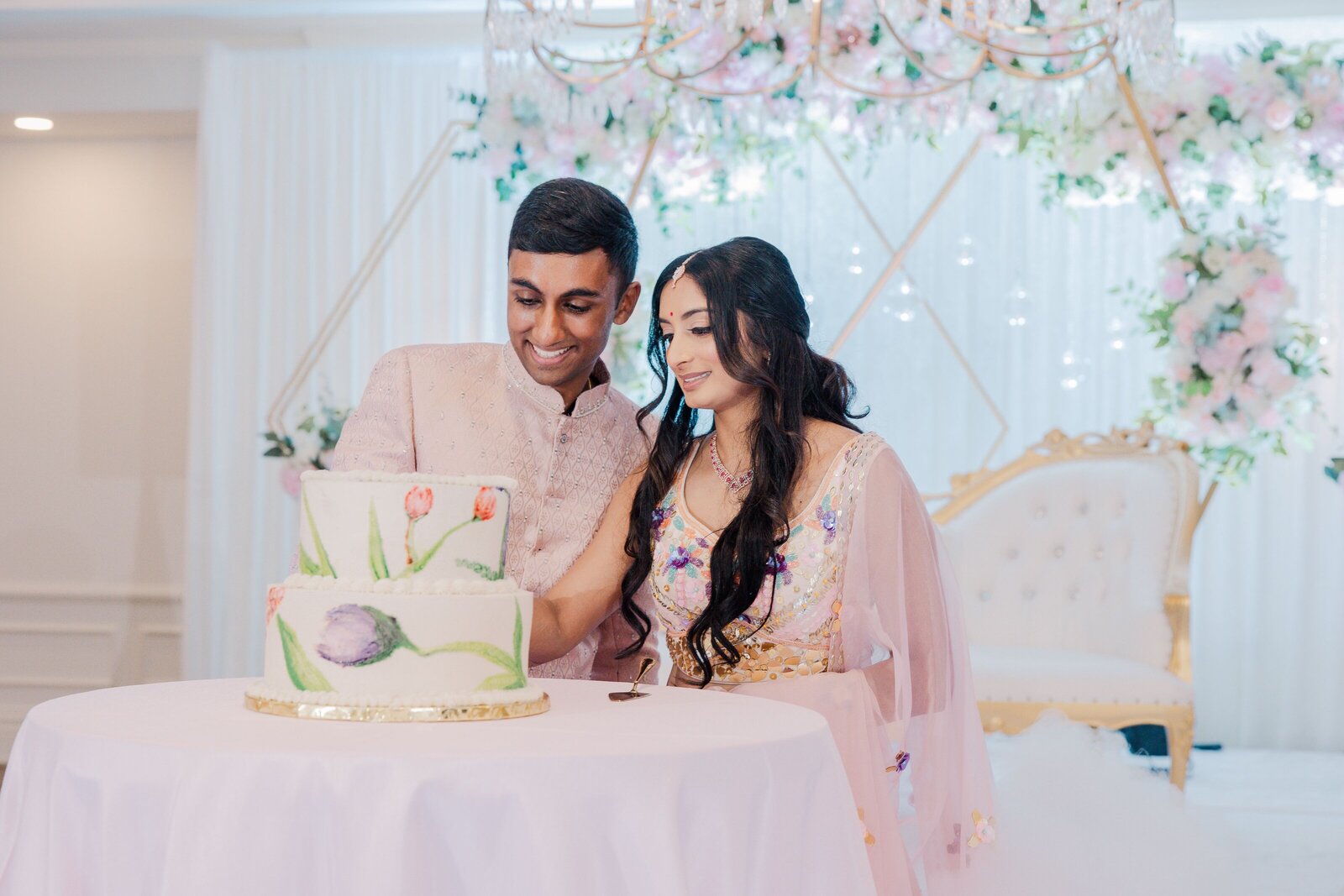 engagement-party-cake-cutting