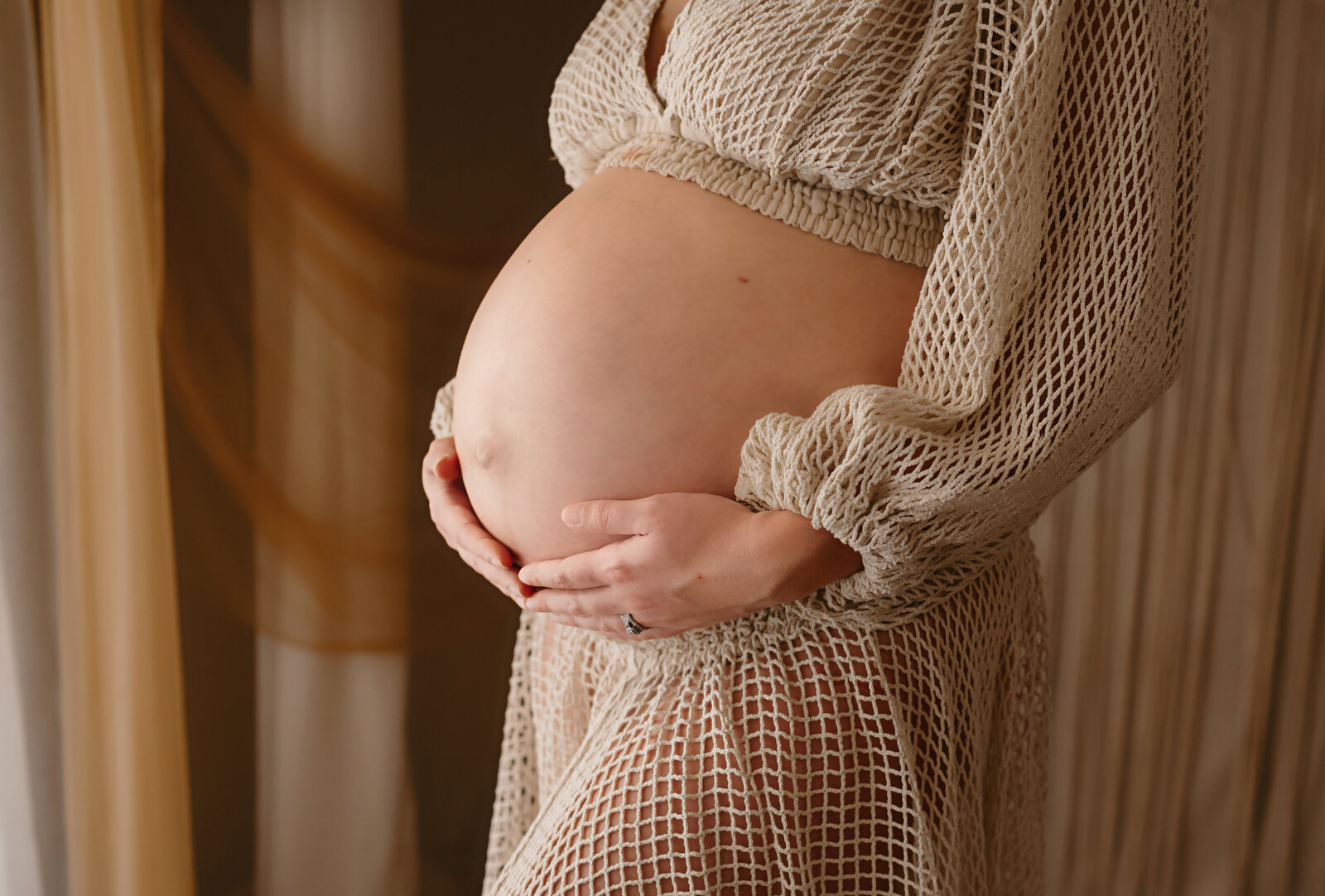 fort-worth-maternity-studio-session-paula-goforth-photography (19)
