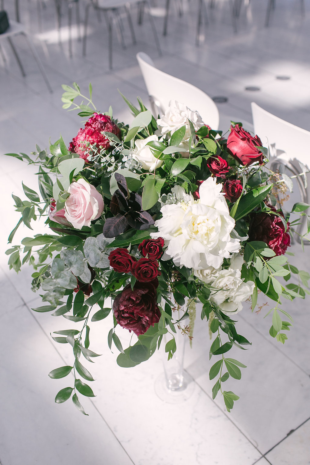 elegant-milwaukee-art-museum-wedding-florist-feisty-flowers