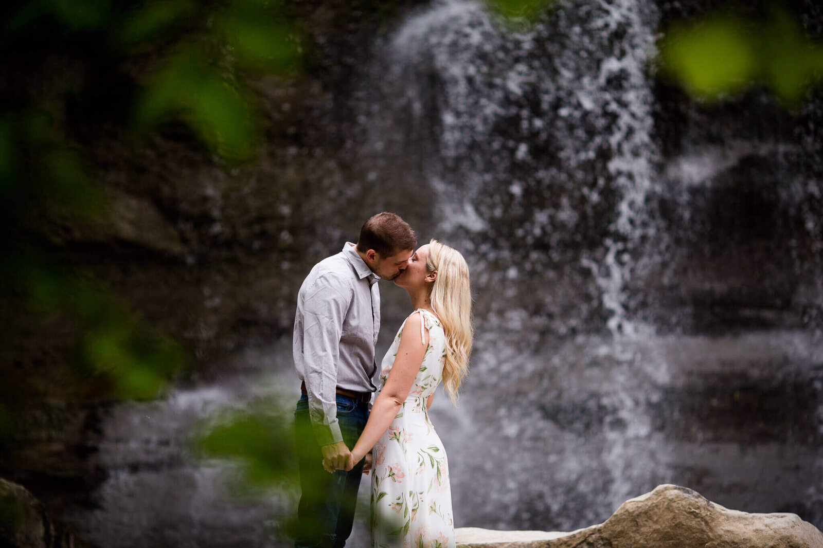 rock_glen_conservation_area_engagement_session_photos_jessica_barnett_photography
