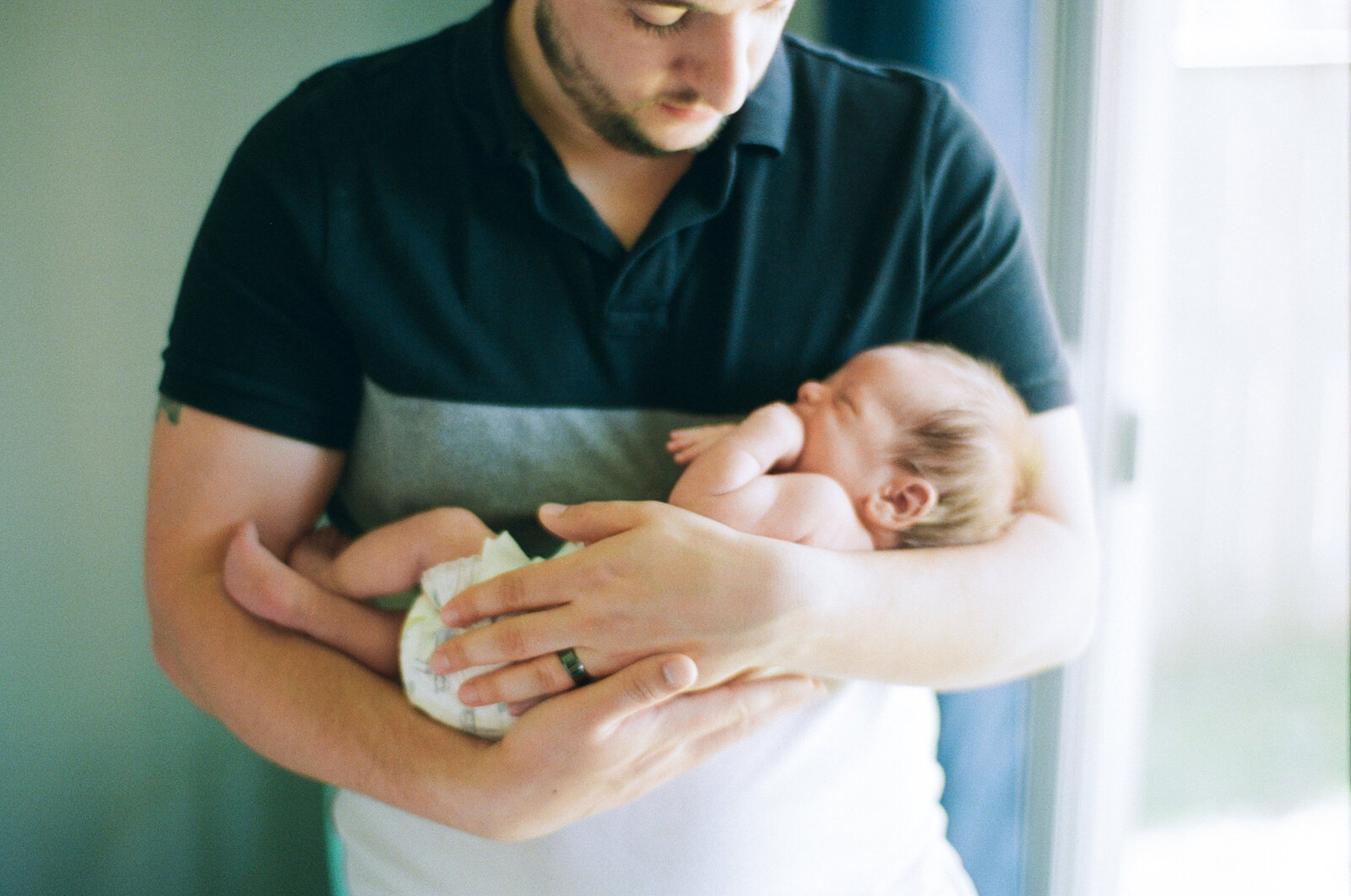 newborn_lifestyle_photography_film1-2