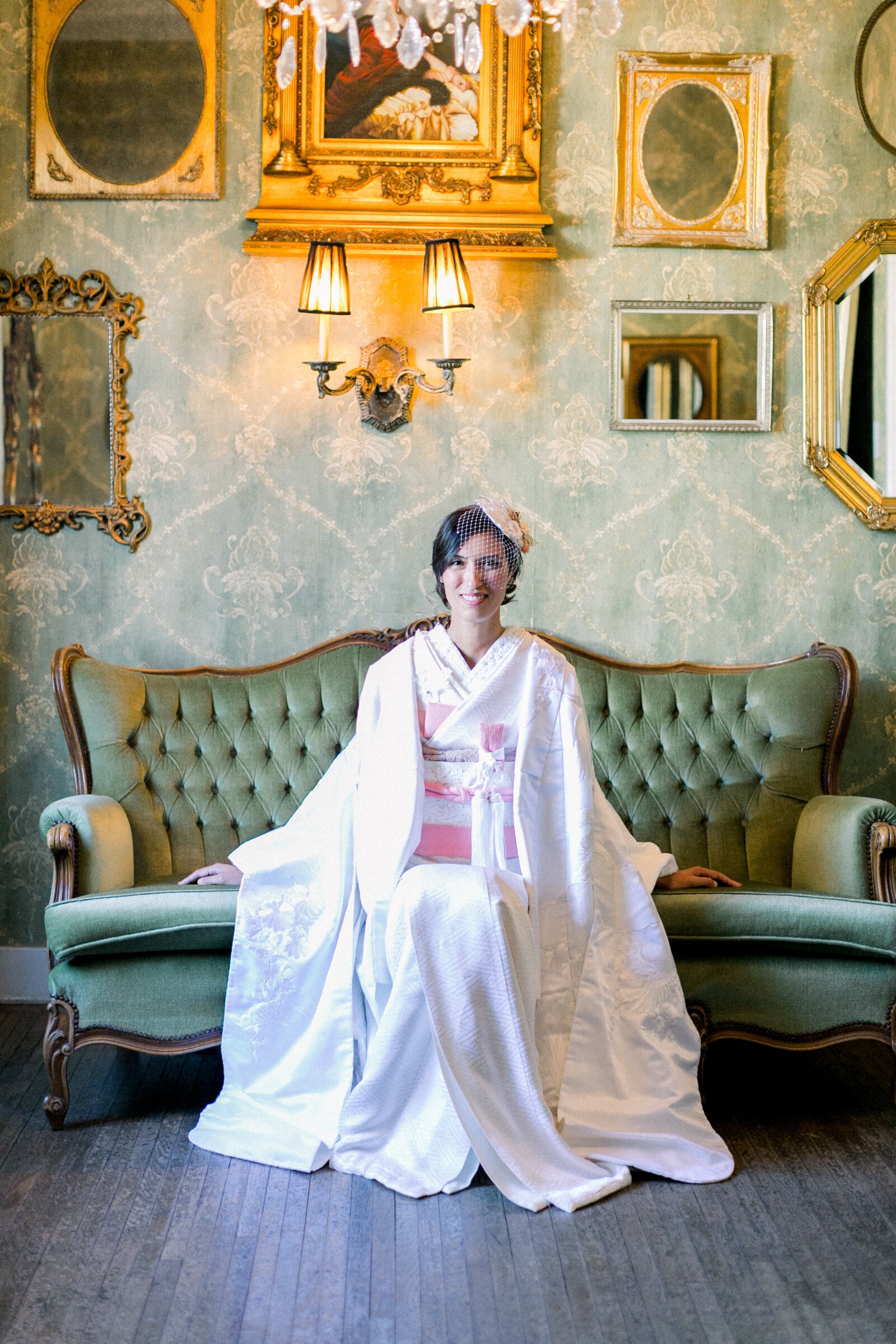 27-wedding-kimono-rental-los-angeles-california-shiromuku-the-ebell-club-long-beach-full-length-vintage-room