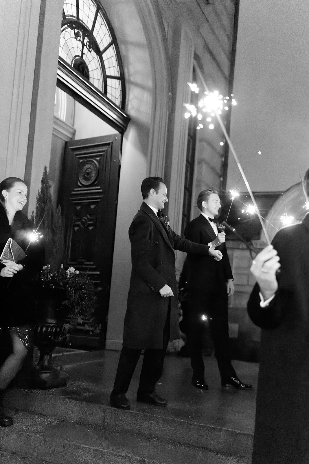 Destination Wedding Photographer Stockholm Anna Lundgren Winter City Wedding at Diplomat, Hedvig Eleonora Church, Dramaten and Teatergrillen Stockholm Sweden_018