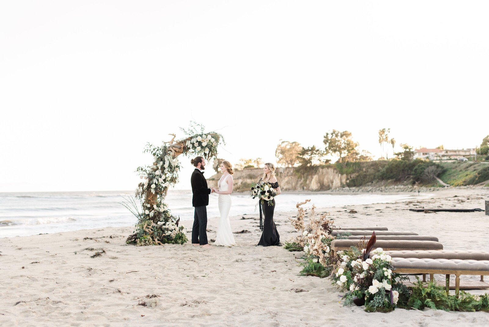 Precious-and-blooming-floral-design-kellye-clifford-Destination I do -Editorial-34