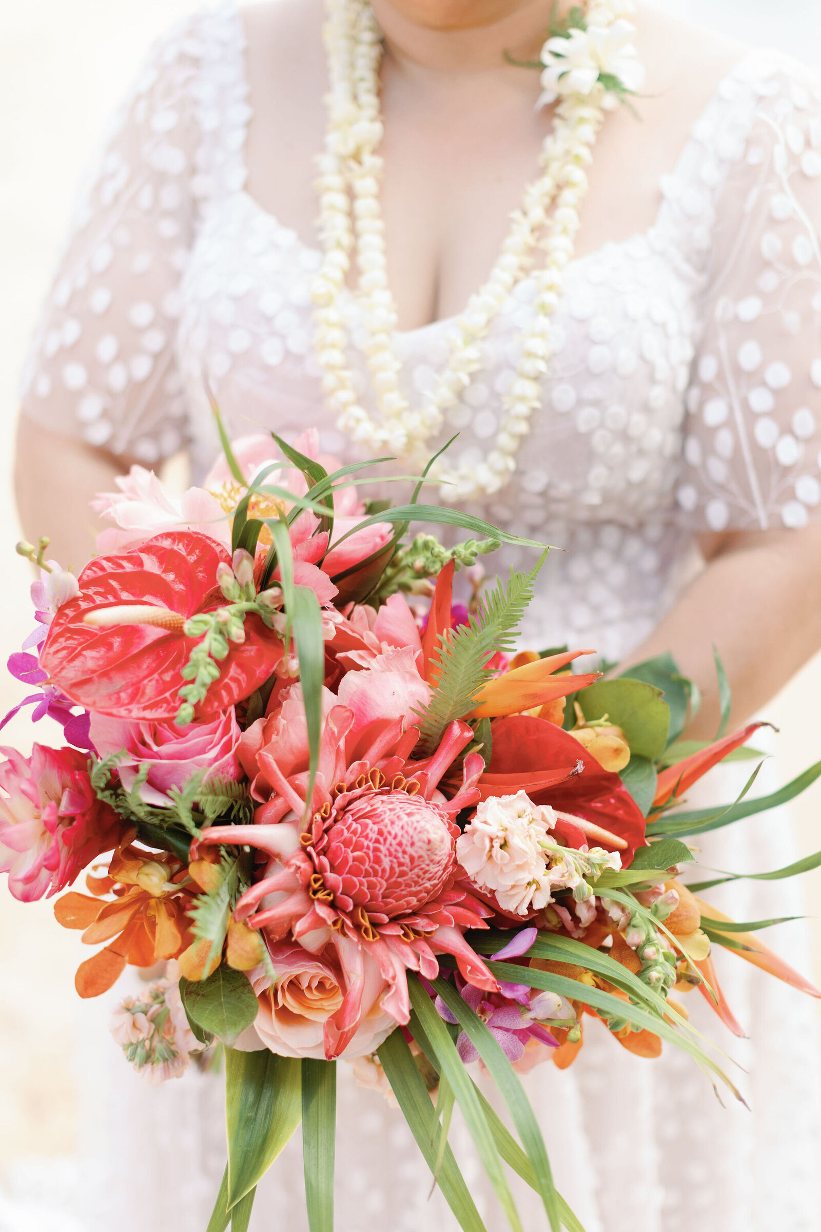 hawaii wedding flowers