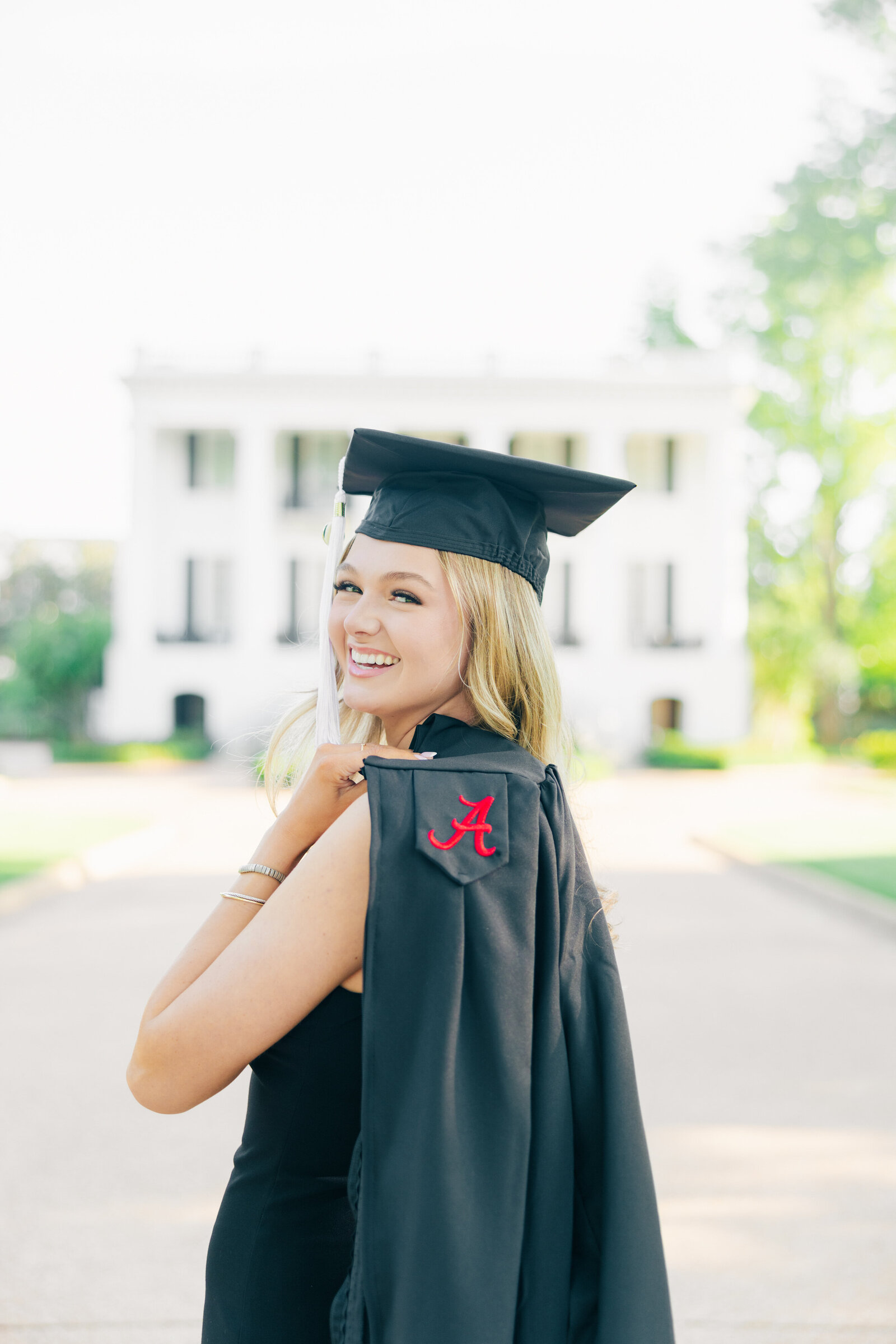 The University of Alabama Grad Session _ Lauren Elliott Photography _ Sydney Downs-21