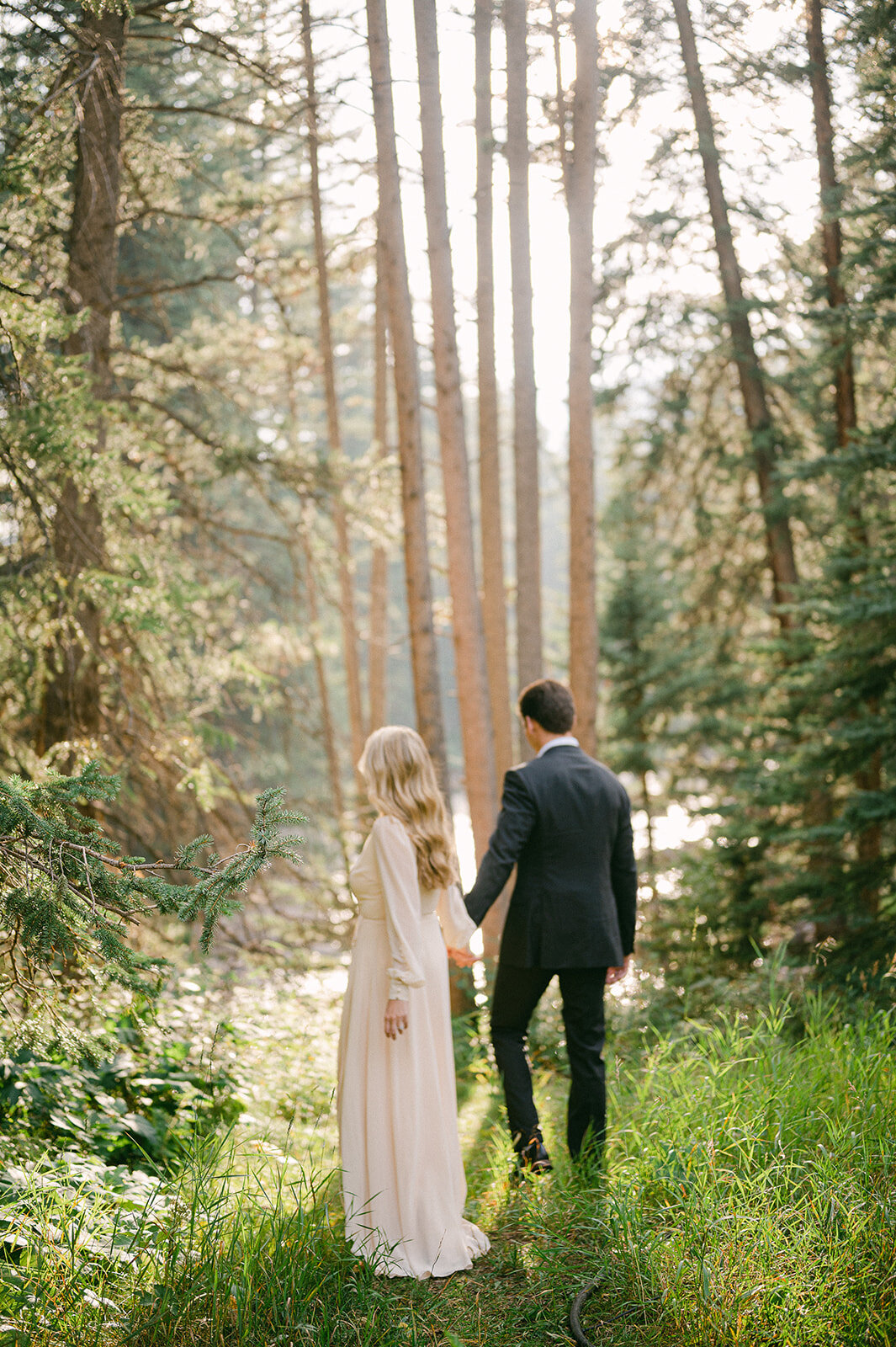 whimsical-vail-village-summer-engagement-by-jacie-marguerite-13