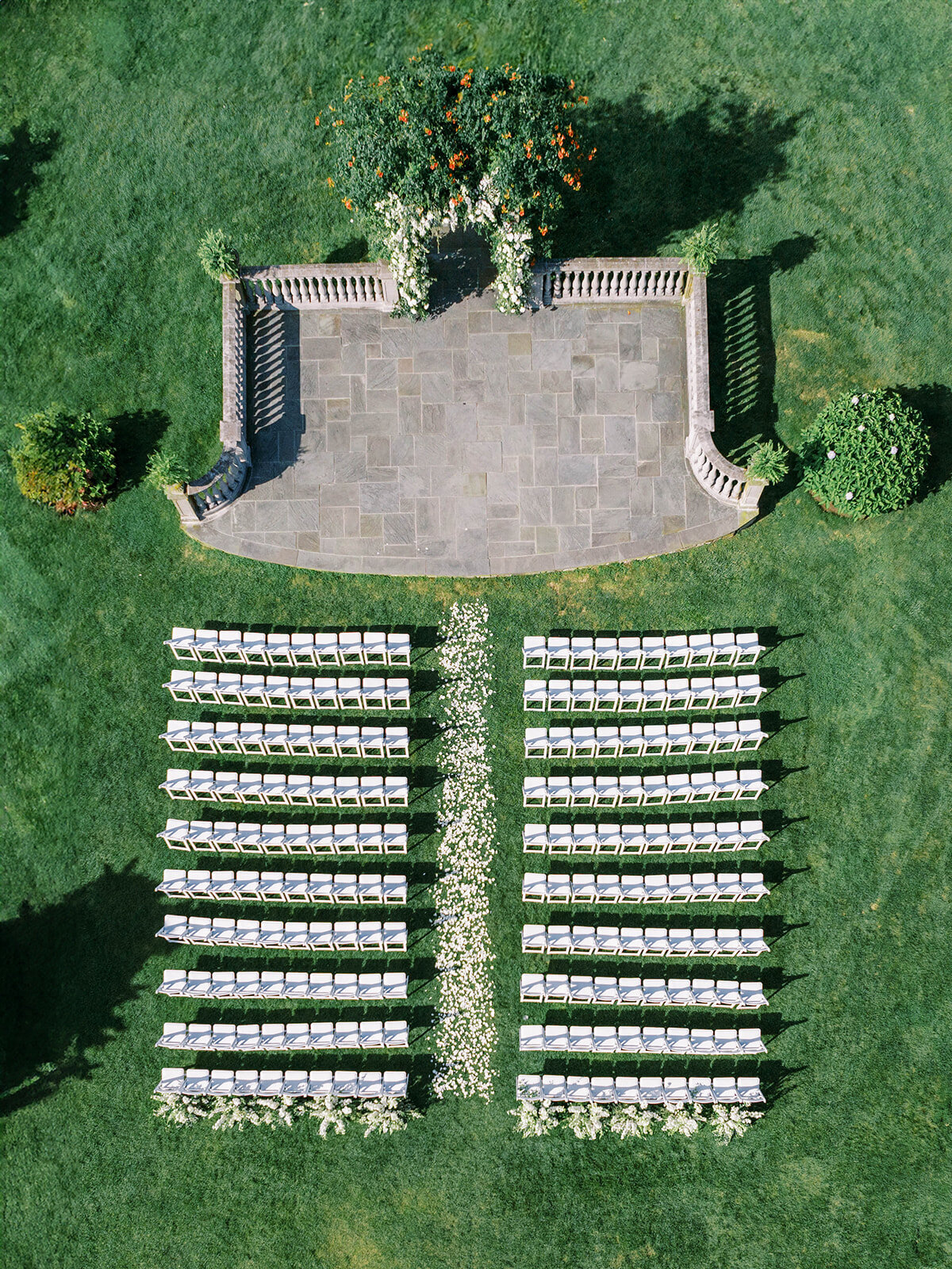 leila-james-events-newport-ri-wedding-planning-luxury-events-castle-hill-inn-gabrielle-and-will-emily-march-photography-ceremony-aerial-SamuelsWedding_0370 copy