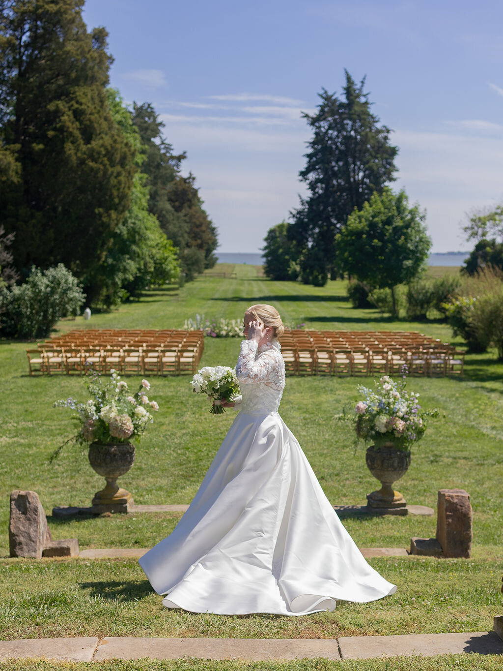 5_Kate Campbell Floral Whitehall Manor tented spring wedding by Anna and Wright photo