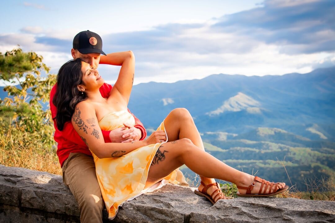 Couple_Photos_Foothills_Parkway