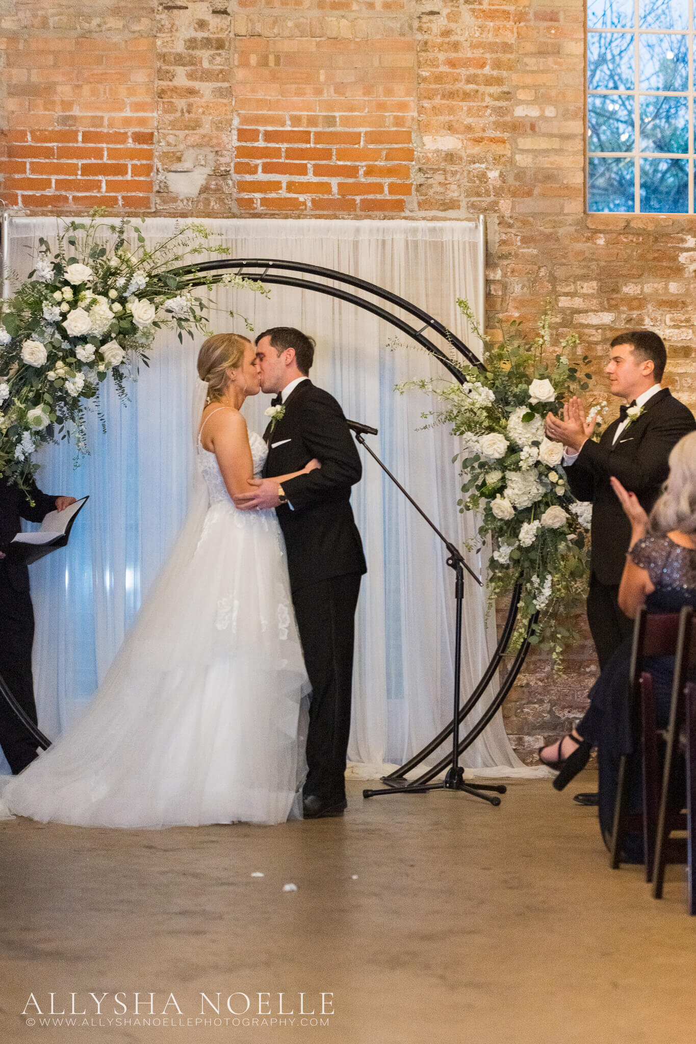 Wedding-at-The-Factory-on-Barclay-in-Milwaukee-0837