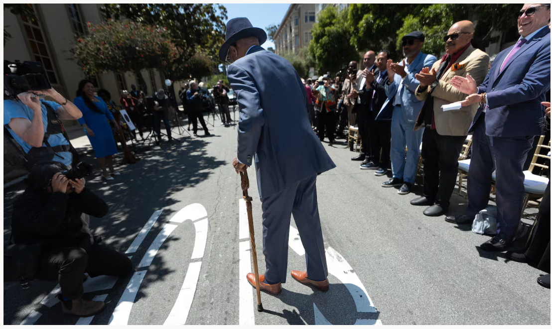 Copy of Legendary Rev. Dr. Amos Brown receives pastor emeritus status – Deseret News.jpeg(3)