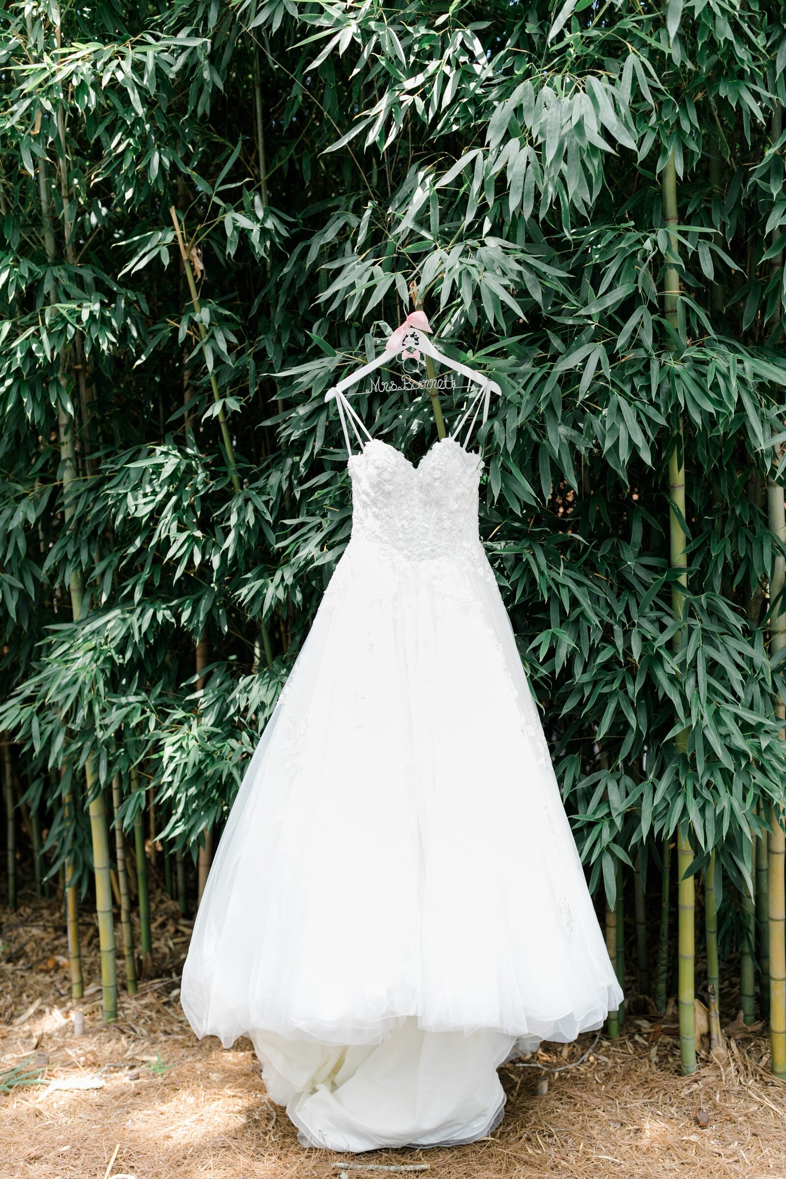 erica-lauren-photography-turnbull-barrett-primrose-cottage-wedding-getting-ready-aug-02-2020-72