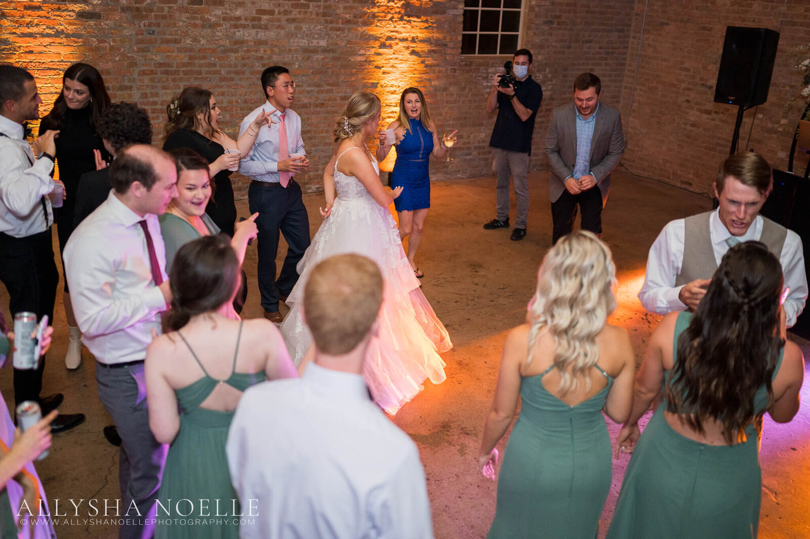 Wedding-at-The-Factory-on-Barclay-in-Milwaukee-1324