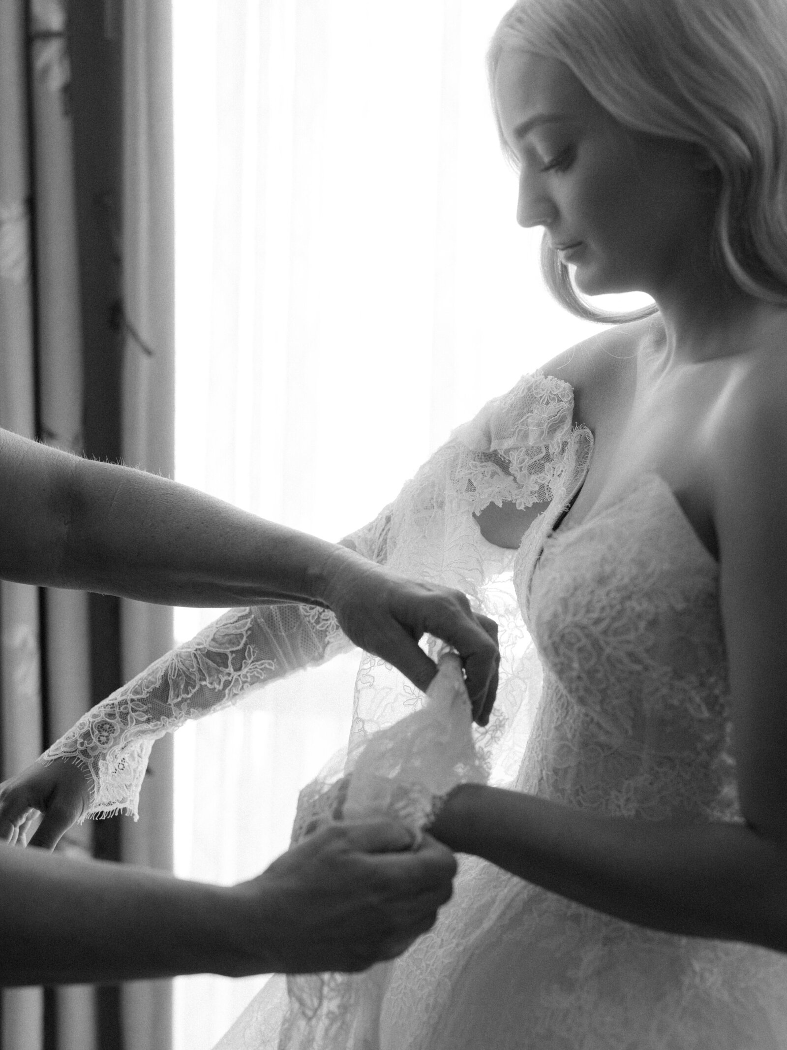 monique-lhuillier-bridal-suite