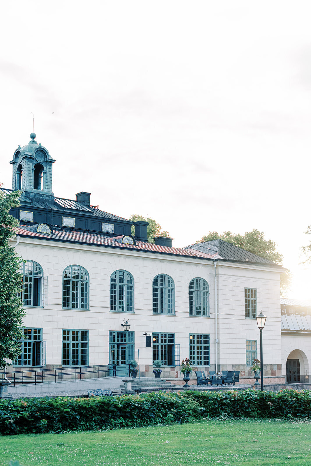 Destination Wedding Photographer Anna Lundgren in Stockholm Näsby Slott wedding