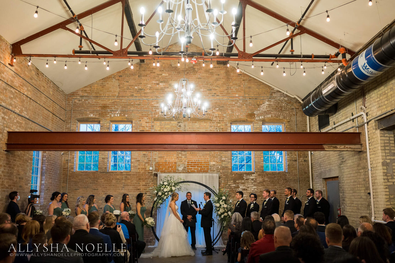 Wedding-at-The-Factory-on-Barclay-in-Milwaukee-0815