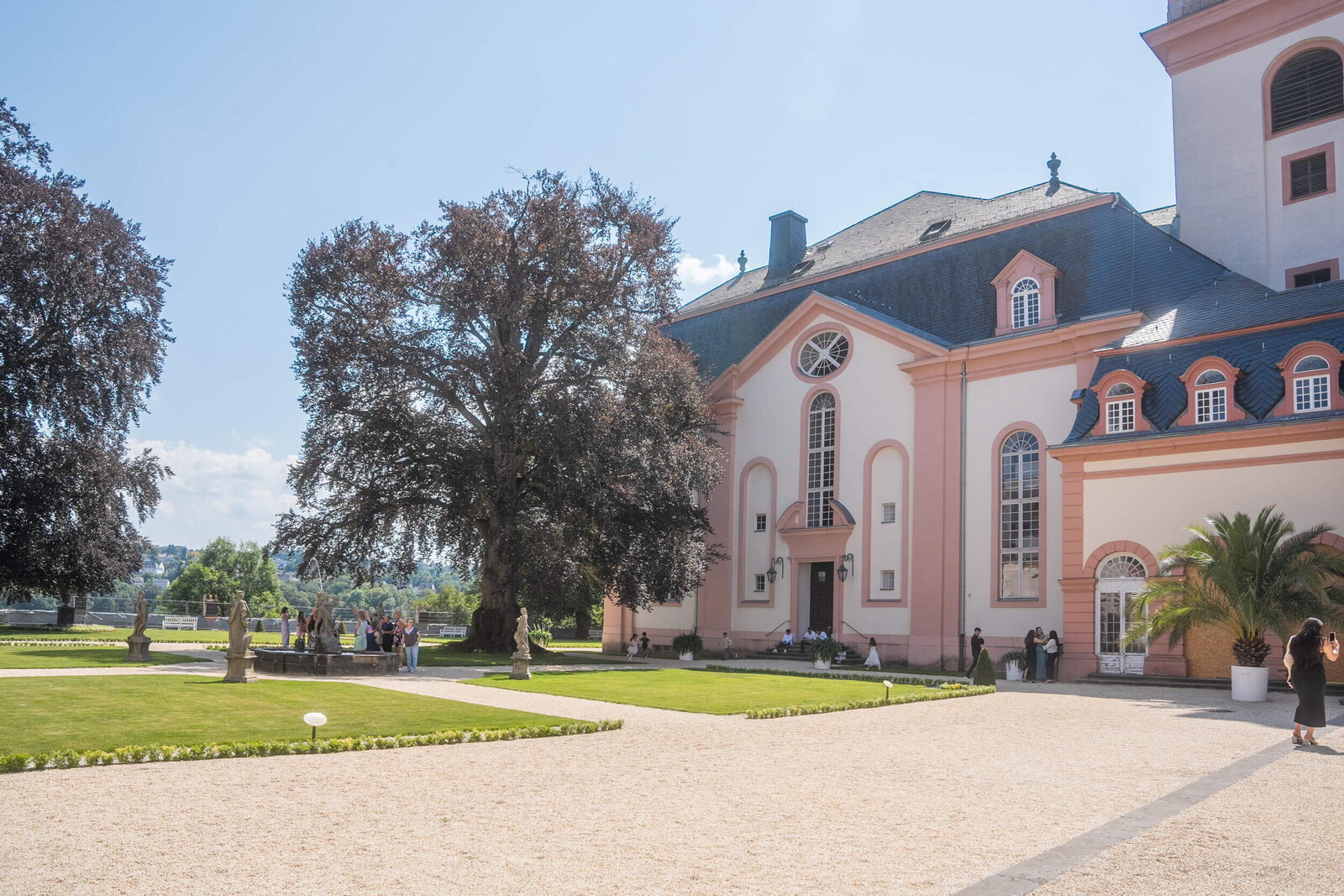 Standesamtliche-Hochzeitsfotografie-Schloss-Weilburg_0724-09801