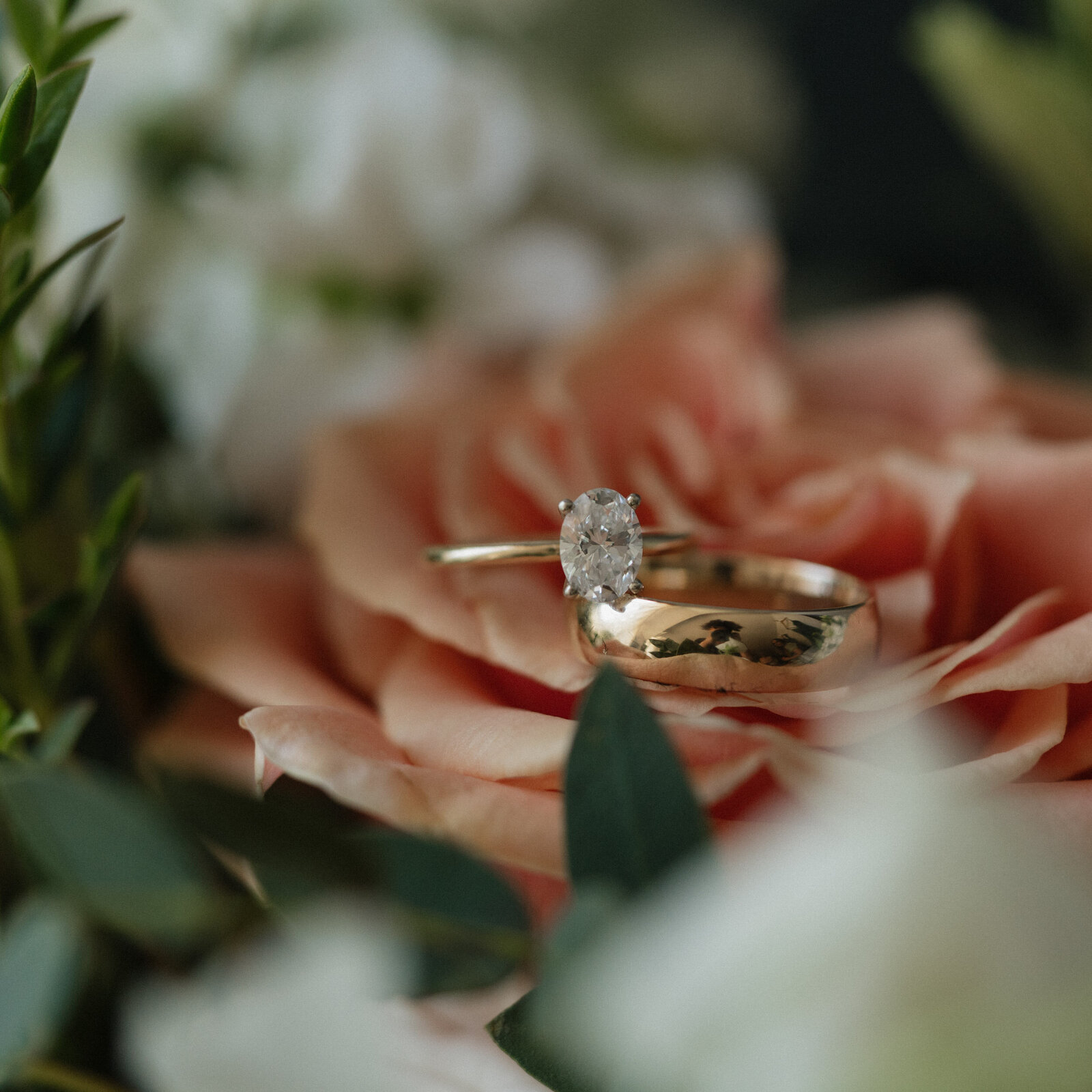 bride-groom-wedding-ring