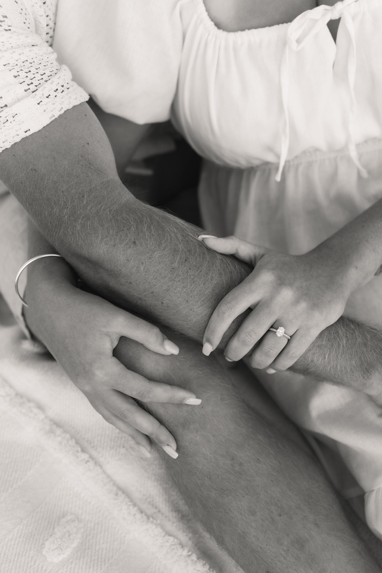 in-love-in-the-fields-hawkesbury-couples-photography