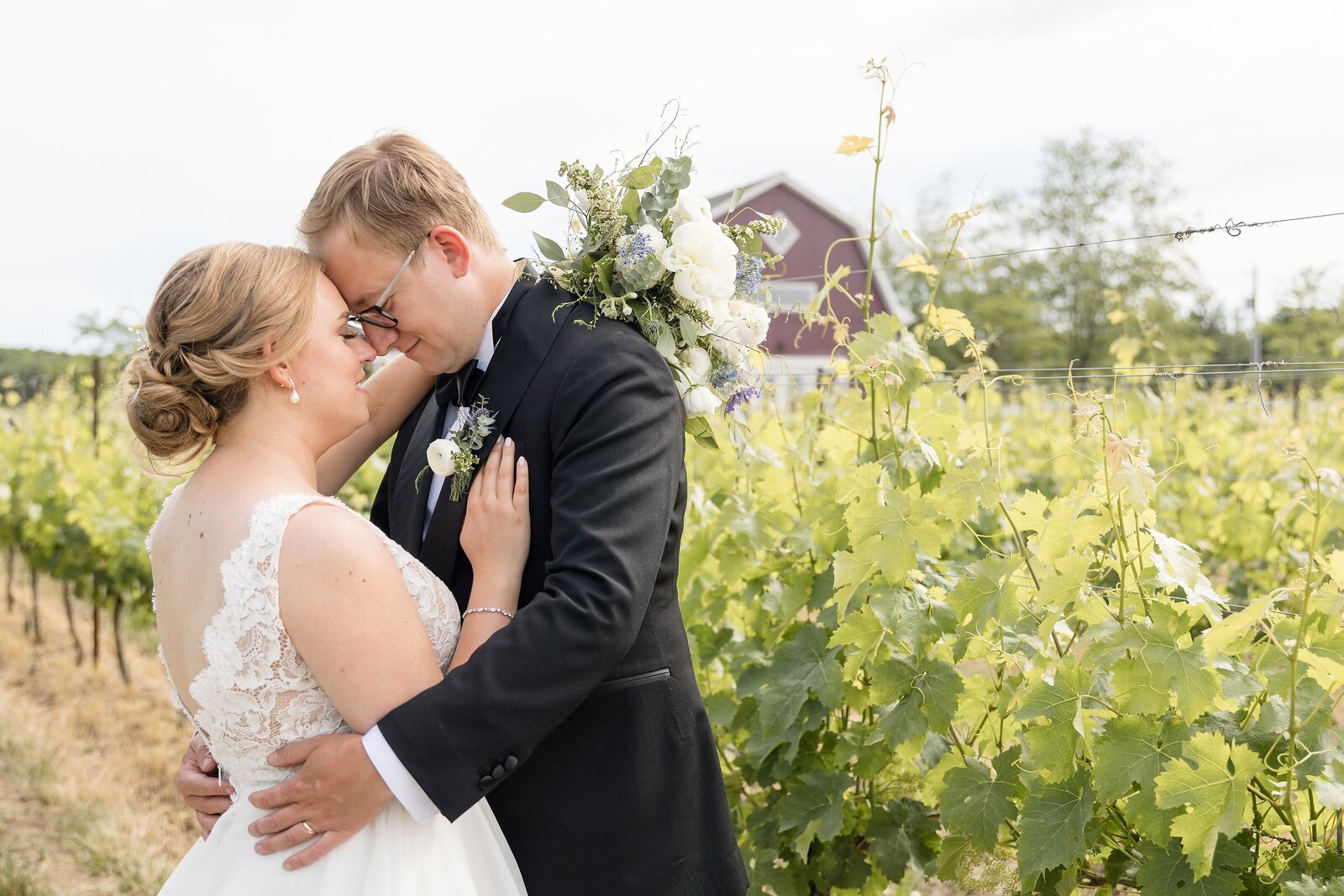 The Barns Cave Springs Vineyard Wedding - Dylan and Sandra Photography - 0593