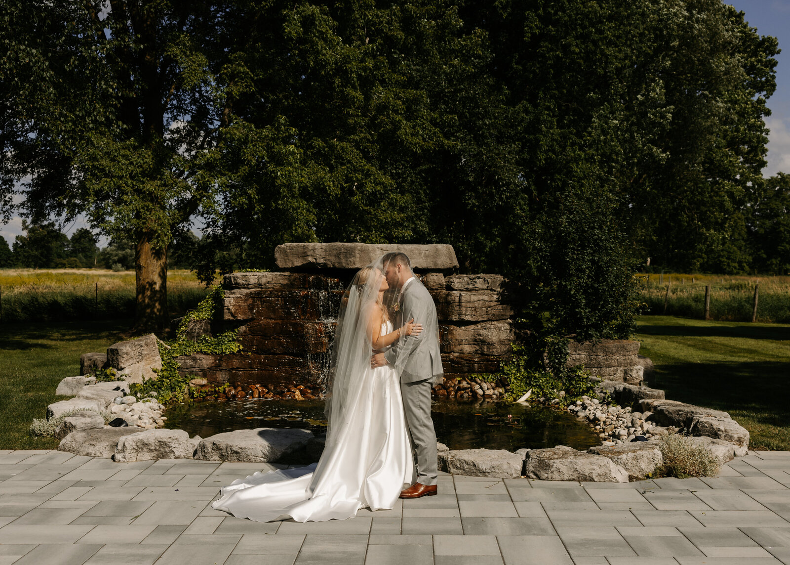 modern calgary wedding storytelling calgary wedding photographer danielle boulger photography