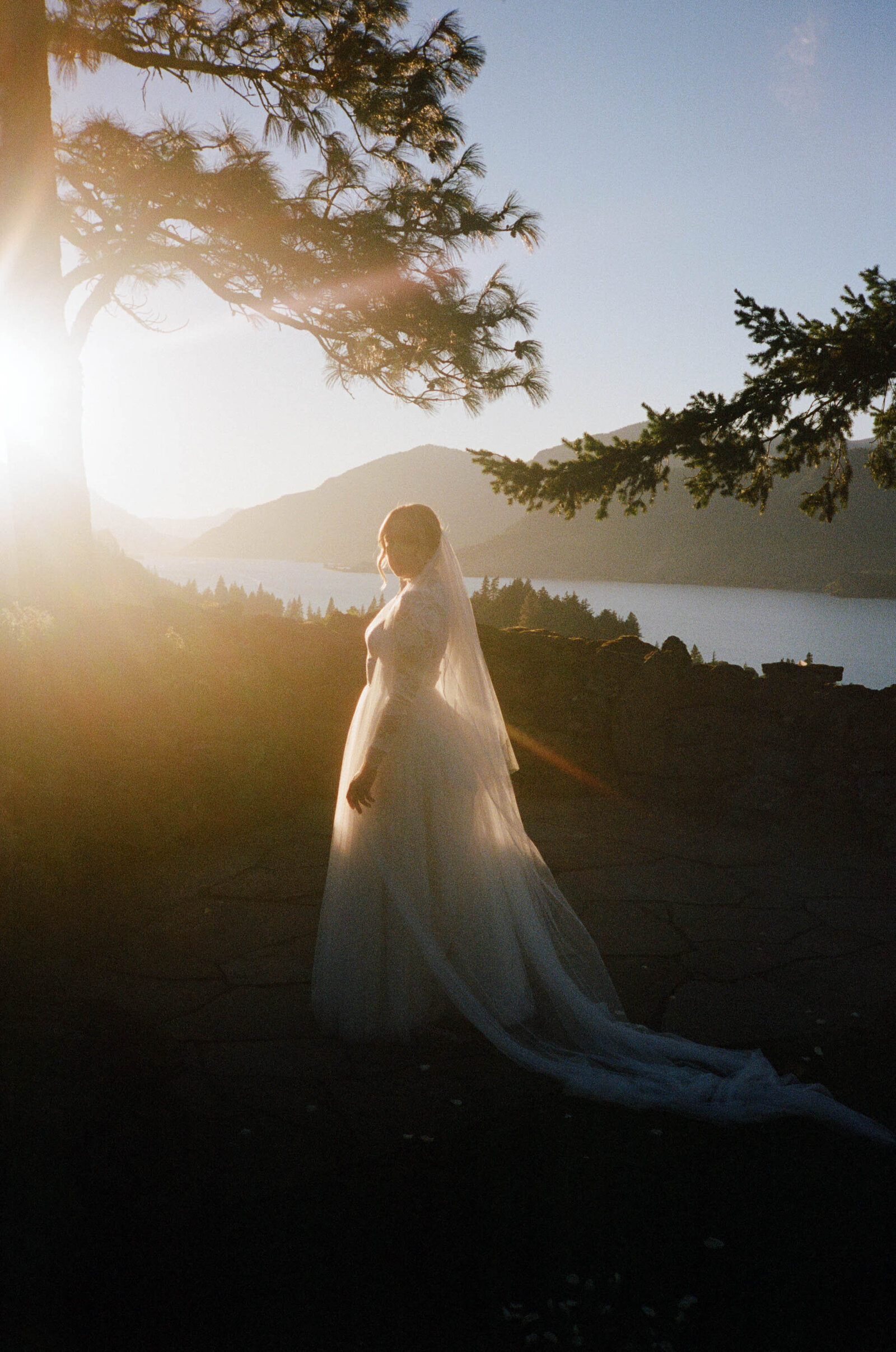 the-griffin-house-wedding-hood-river-35mm-film-80