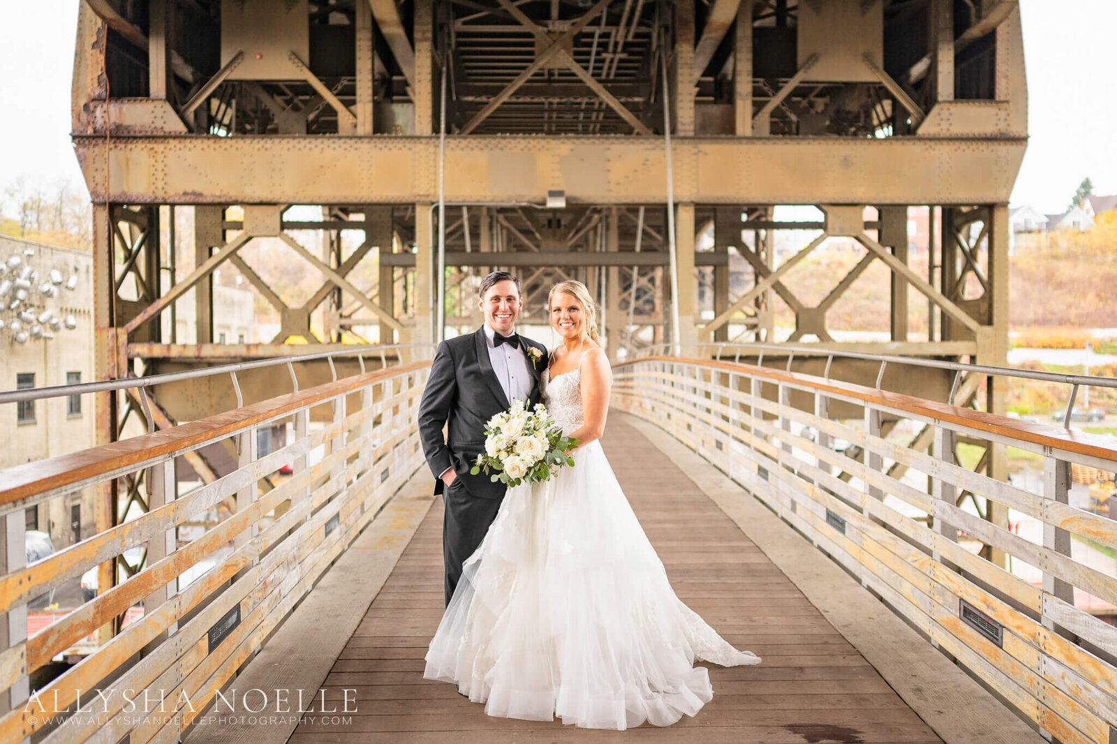 Wedding-at-The-Factory-on-Barclay-in-Milwaukee-0511