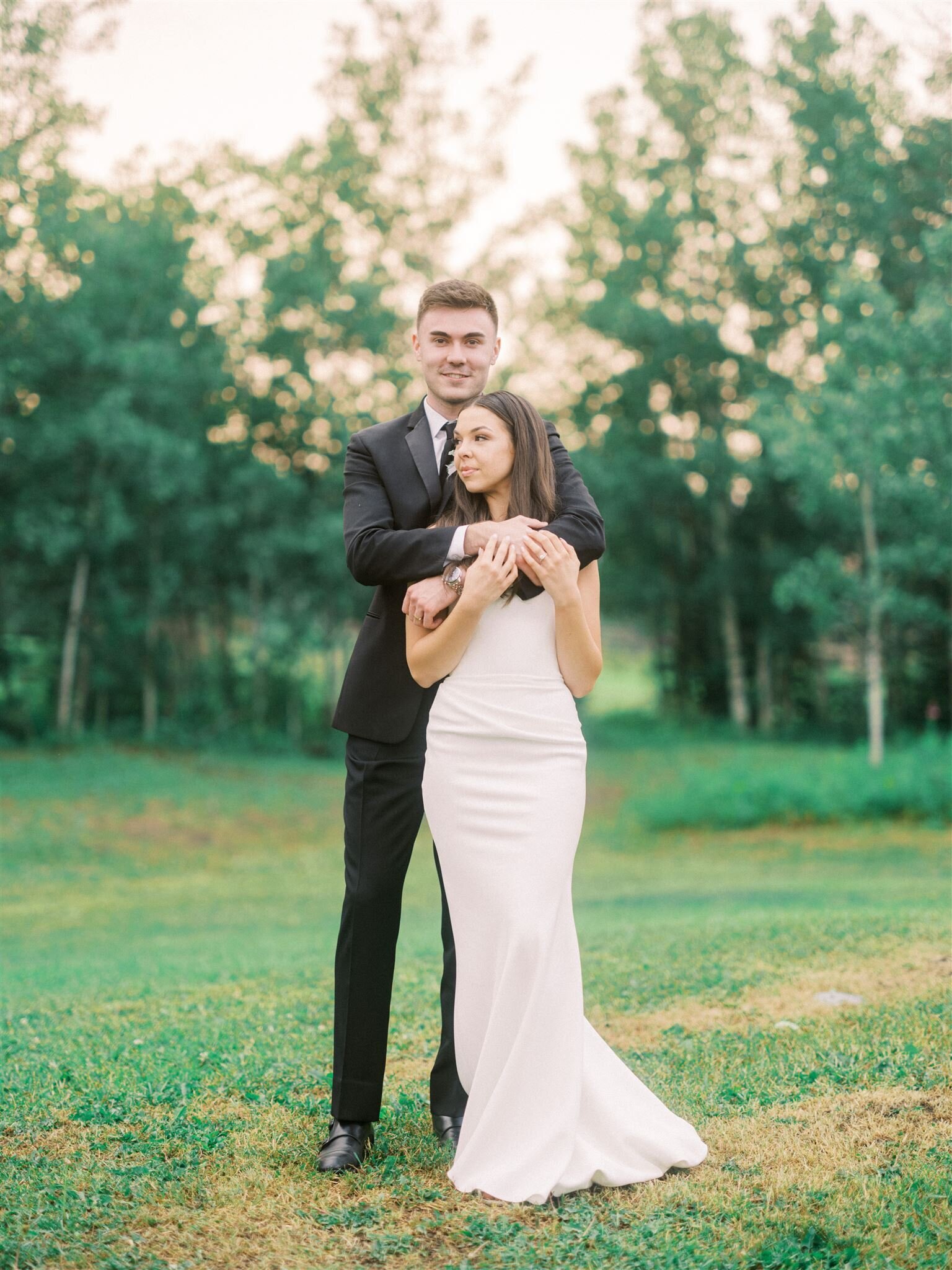calgary-wedding-photographers-nicole-sarah-estate-wedding-MC-596_websize